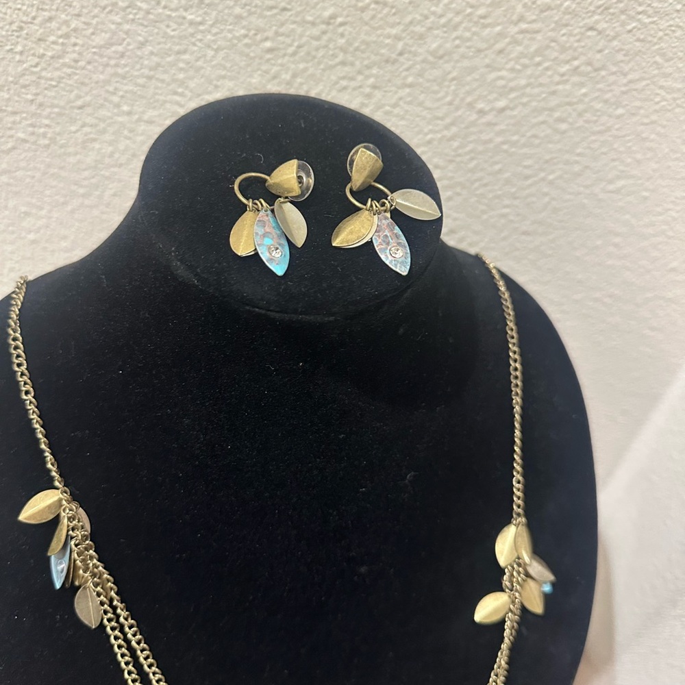 Coldwater creek Elegant Gold and Silver Leaf Necklace Set earrings - Picture 3 of 3
